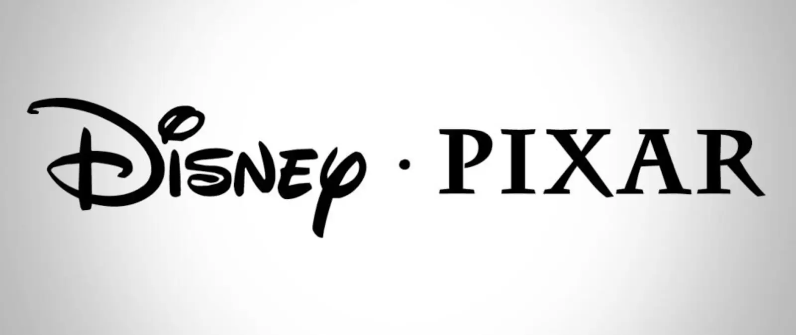 Размещение логотипов Pixar и Disney на афишах