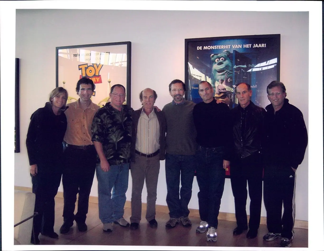 Совет директоров Pixar, 2004 год. Слева направо: Сью Деклер, Лоуренс Леви, Джон Лассетер, Скип Бритенхэм, Эд Кэтмалл, Стив Джобс, Джой Рот